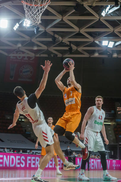 能在防守端 能在防守端