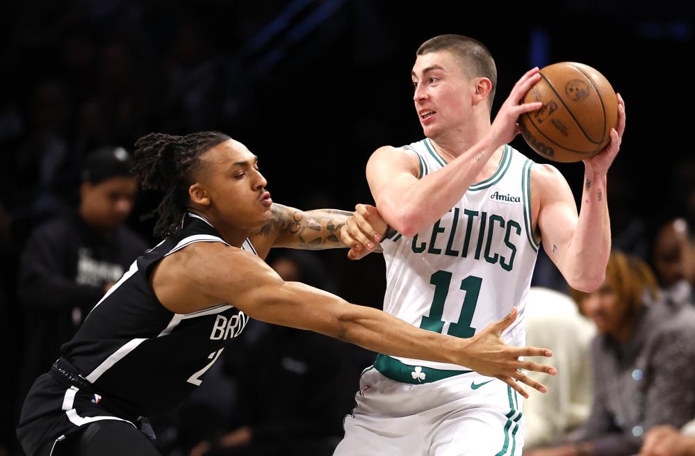 他在关键时 他在关键时